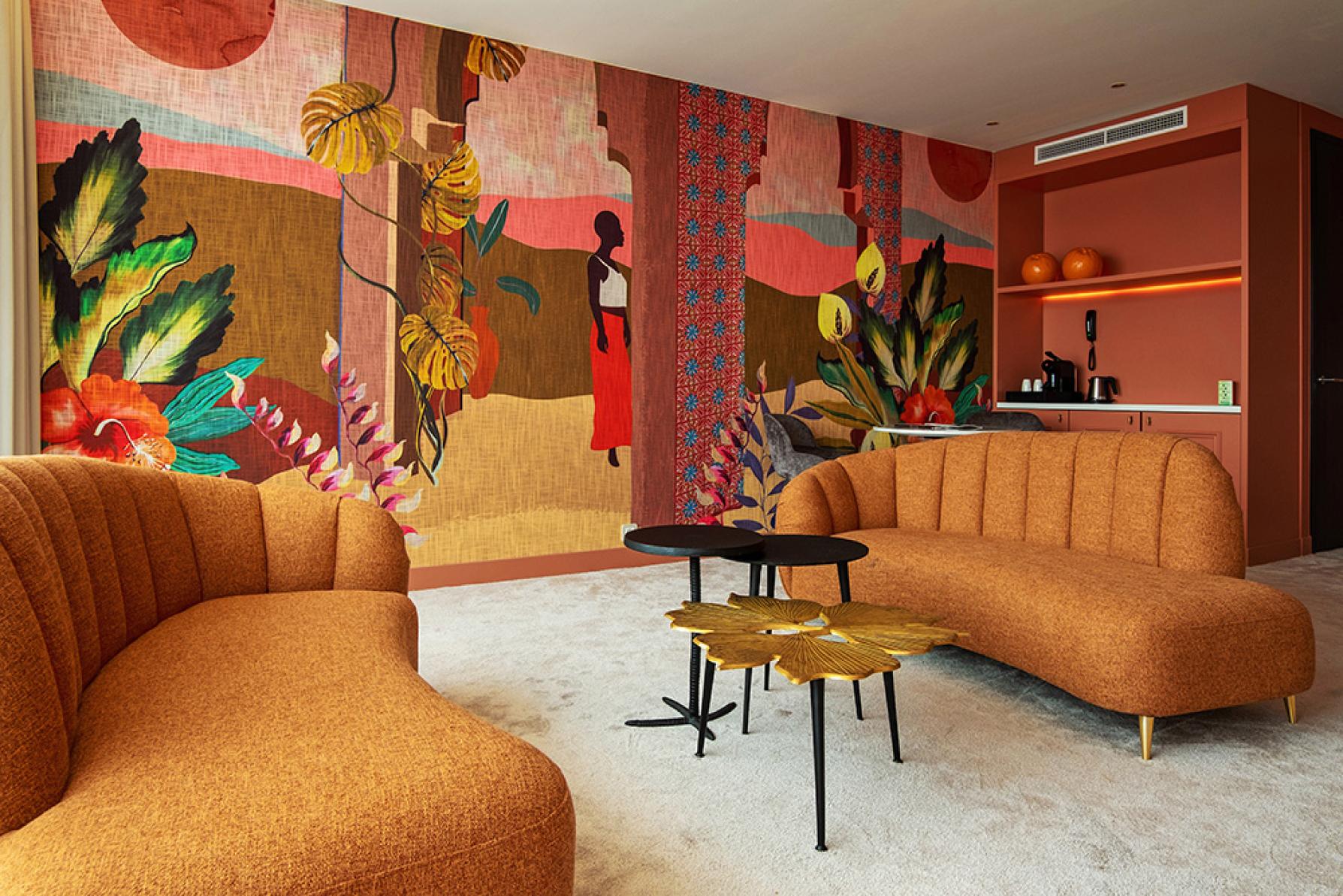 Mandarina en las paredes: el color que conquista este verano los interiores más cools