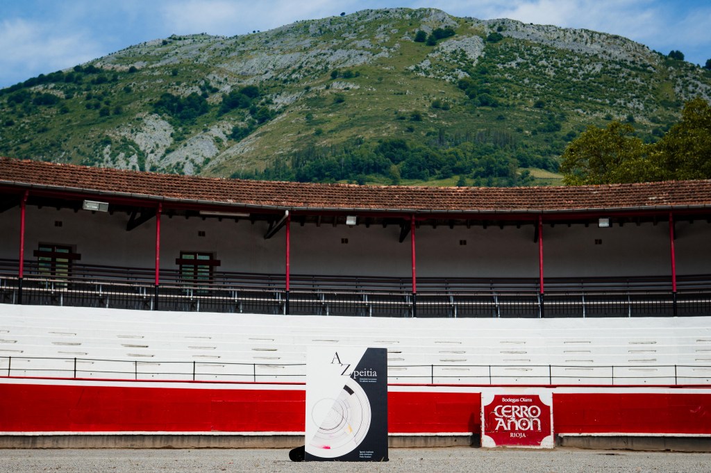 A_ZPEITIA: Una memoria del toro escrita con luz, lápiz y&nbsp;palabra