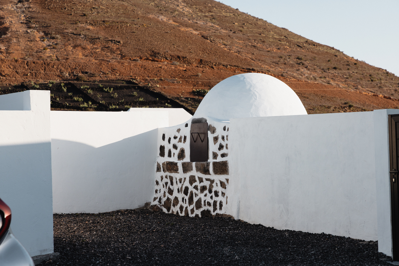 Así es La Casita de Femés en Lanzarote, un oasis entre volcanes