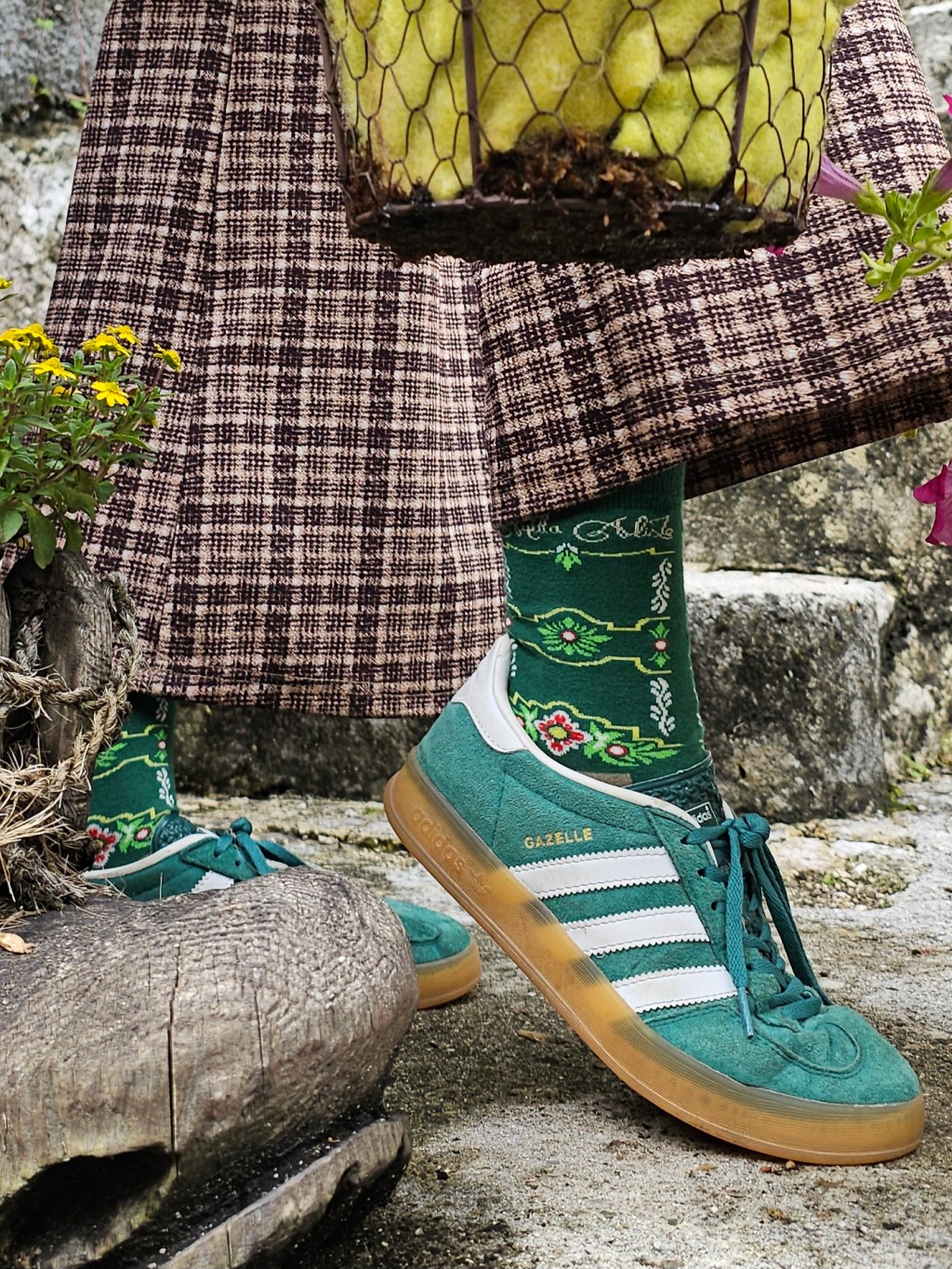 Calcetines con alma: Anitta Aliste y la costura invisible del sentimiento andaluz