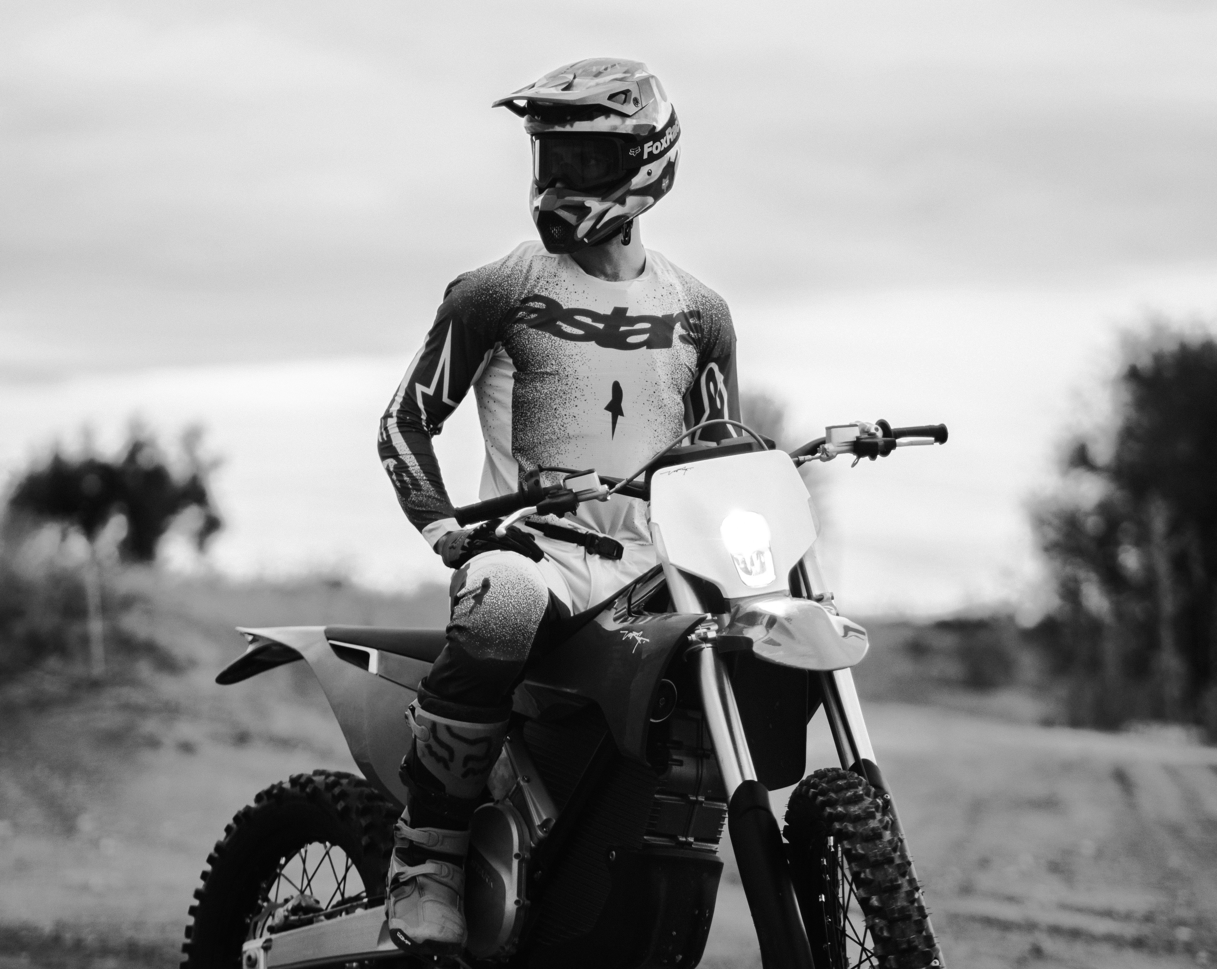 Silencio, potencia y un lobo suelto: así es la Stark Varg EX, por Mateo Olivares