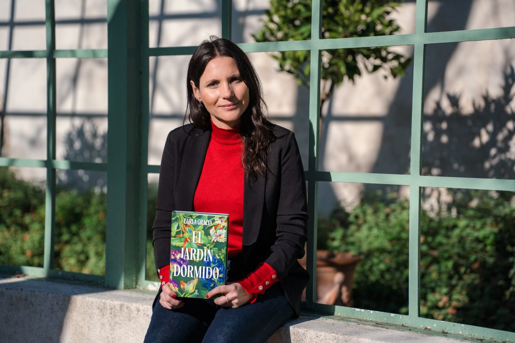 De la tinta a la tierra: el poder curativo de las flores según el libro de Carla&nbsp;Gracia