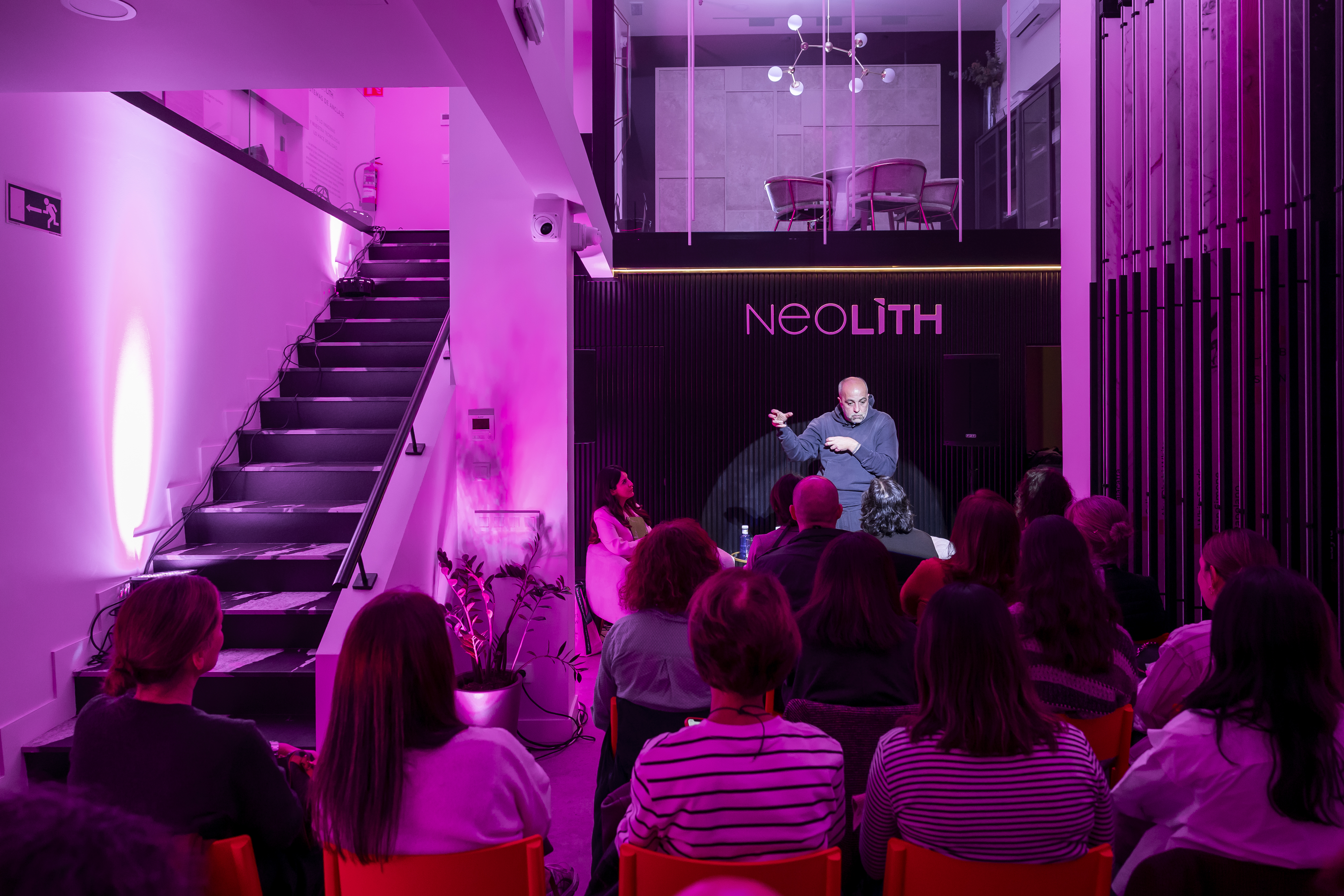 Sentir antes que entender: la revolución emocional de José Arroyo en Neolith Madrid Living Gallery